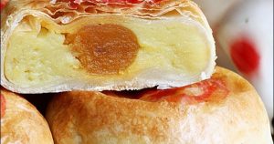 Bánh pía nhân sầu riêng